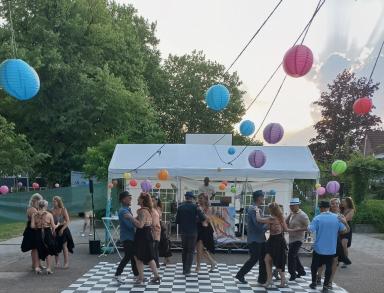 Foto 5 van 10 bij het verslag van Buurt Salsafestijn