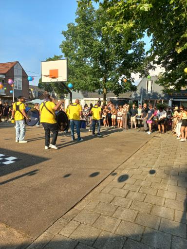 Foto 10 van 10 bij het verslag van Buurt Salsafestijn