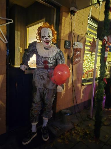Foto 6 van 20 bij het verslag van Halloween Vinkenplein
