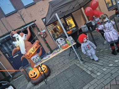 Foto 19 van 20 bij het verslag van Halloween Vinkenplein